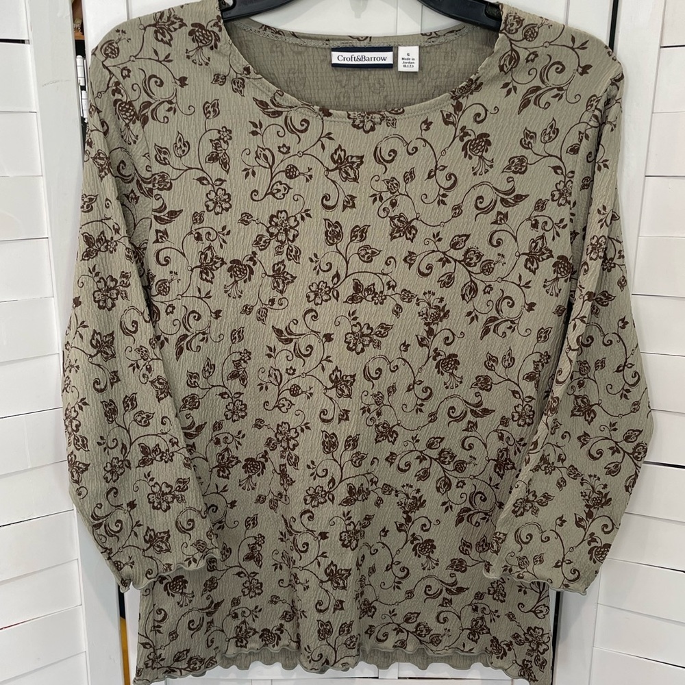 Croft & Borrow Floral Ruffled Top